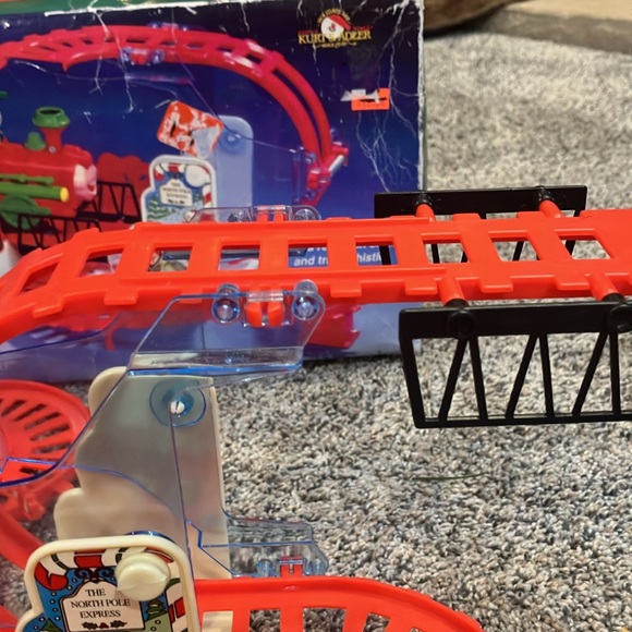The North Pole Express semi-working -possibly fixable? 4 parts? Santa Train - Picture 9 of 13